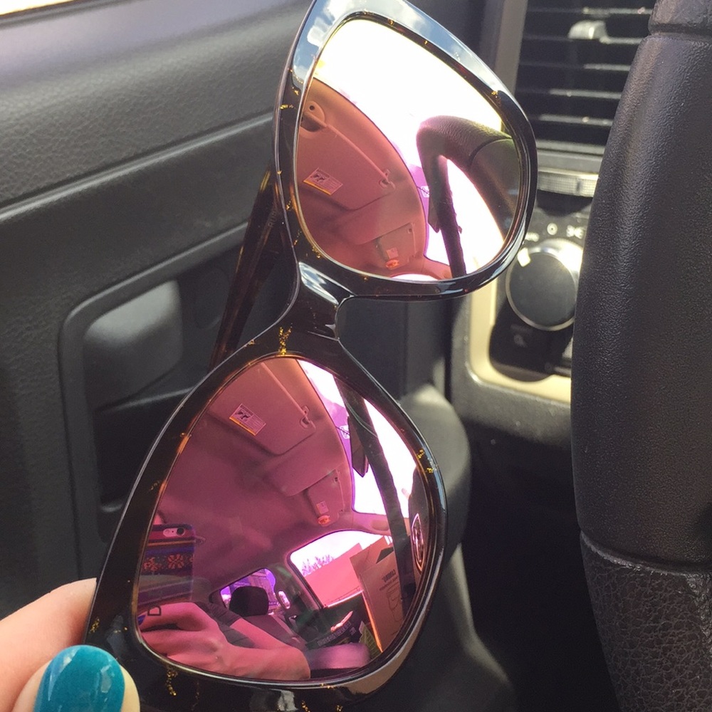 DIFF Polarized glasses.